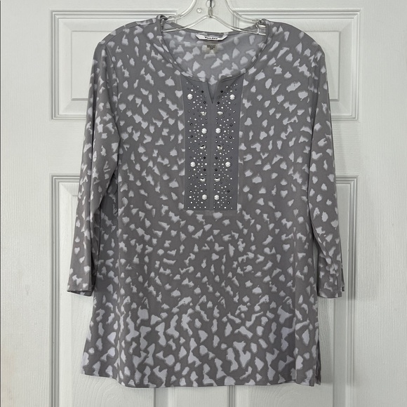 TanJay Tops - TanJay Gray Patterned Long Sleeve Top